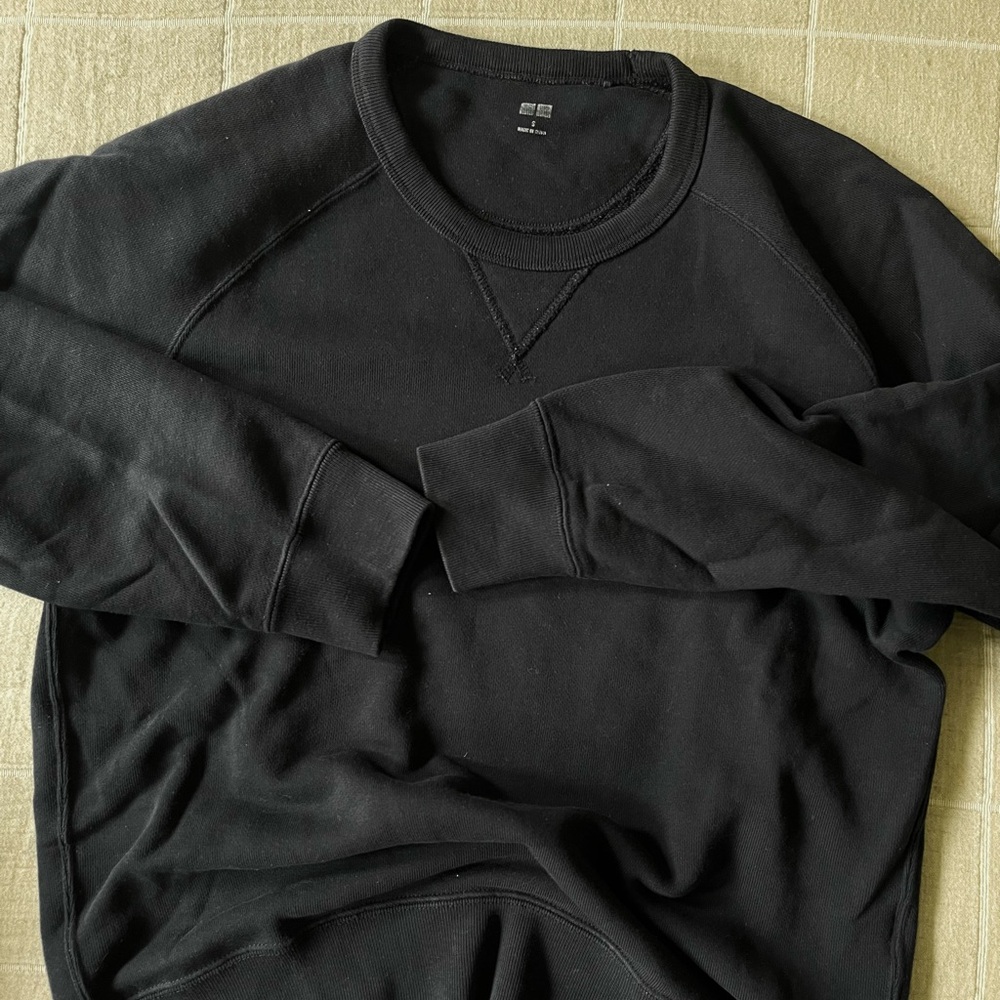 Uniqlo Crewneck Sweatshirt